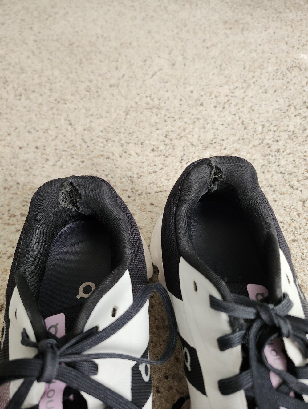 Women's On Running Cloudrunner 2023 Heron/Black Athletic Shoes Size 8.5 - Picture 9 of 11